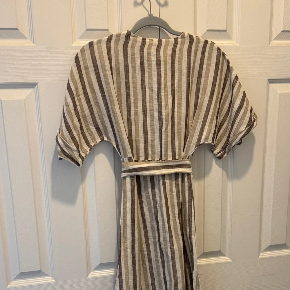 Free People Light Grey Striped Button-Front Midi Dress with Tie Waist – Size S‎